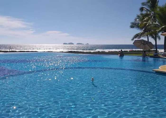 Private Beautiful Beachfront Home, Infinity Pool On Spectacular Pacific Ocean Bay. Zihuatanejo