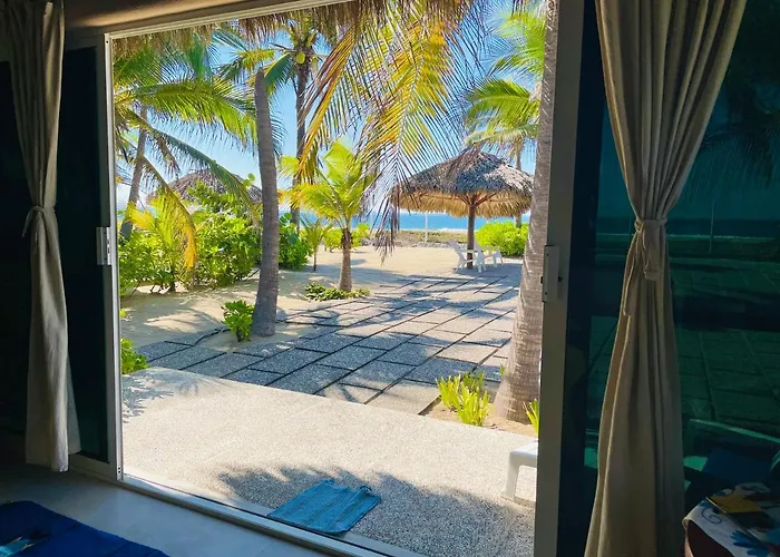 Oceanfront Villa Zihuatanejo with Pool