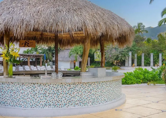 Best Acapulco Hotels For Families With Kids near Praderas de Costa Azul