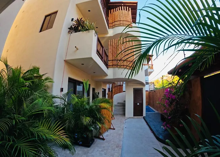Pet friendly Lively Condo In Zihua! Zihuatanejo