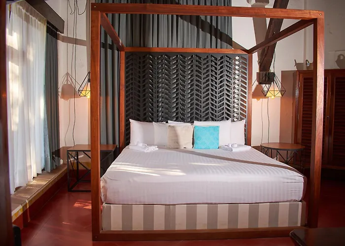 Acapulco Lodge