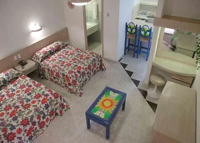 Acapulco Dog Friendly Hotels near Parque Merle Oberon