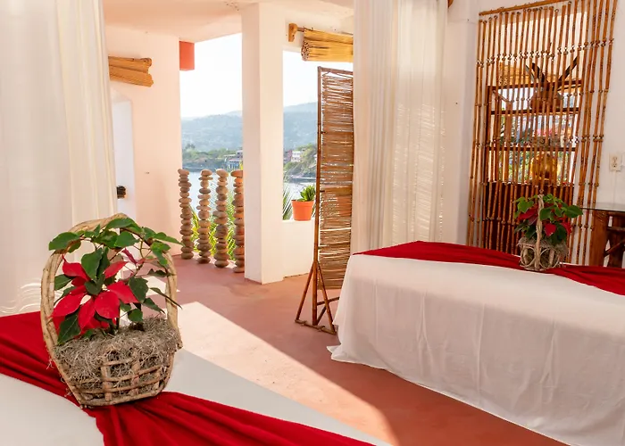 Zihuatanejo hotels near Park Bio Zihua