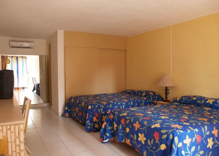 Acapulco hotels near Paradise Bungy Acapulco