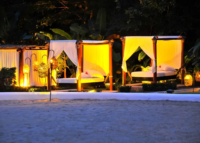 Zihuatanejo hotels near Delfiniti of Mexico