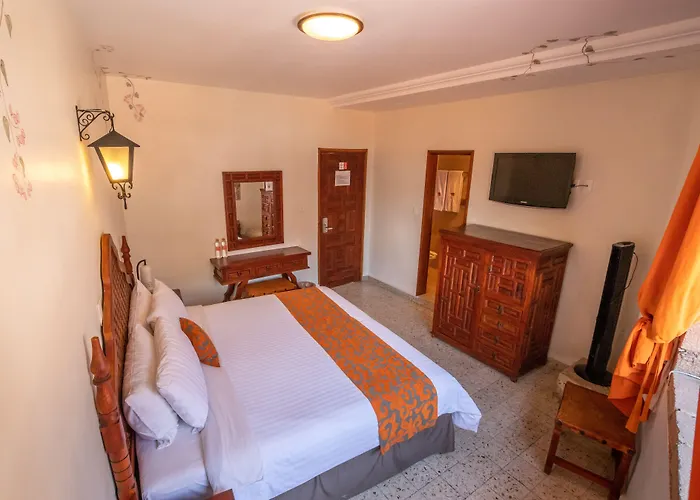 Taxco de Alarcon hotels near Zocalo