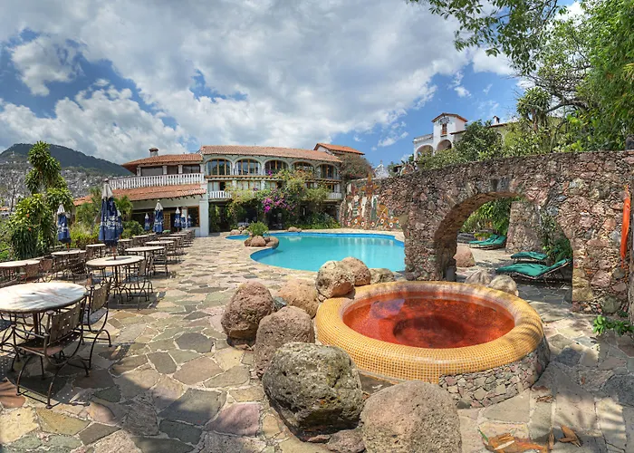 Taxco de Alarcon Dog Friendly Hotels near Zocalo