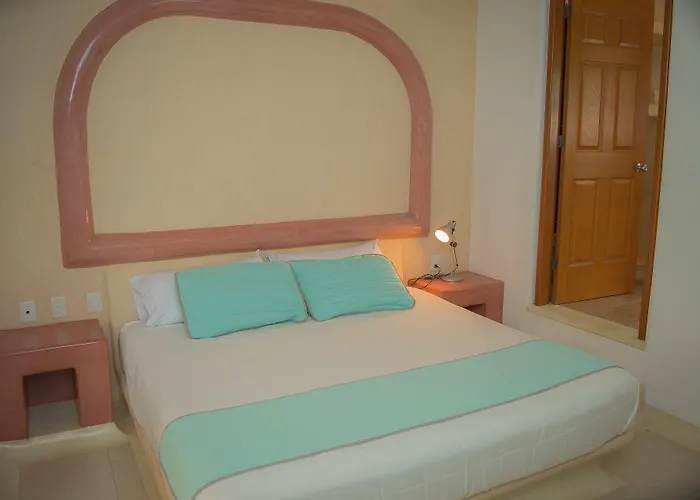 Zihuatanejo Villas