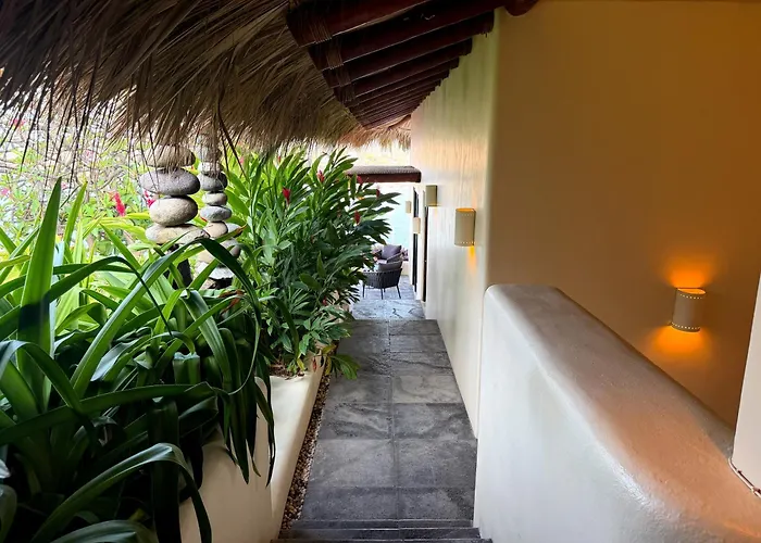 Tentaciones Boutique Hotel - Ocean View & Private Pools - Adults Only Zihuatanejo
