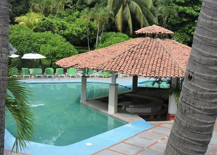 Acapulco Pet Friendly Lodging and Hotels near Praderas de Costa Azul